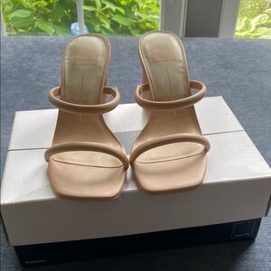 Dolce Vita Cream Heels Minimalist Design